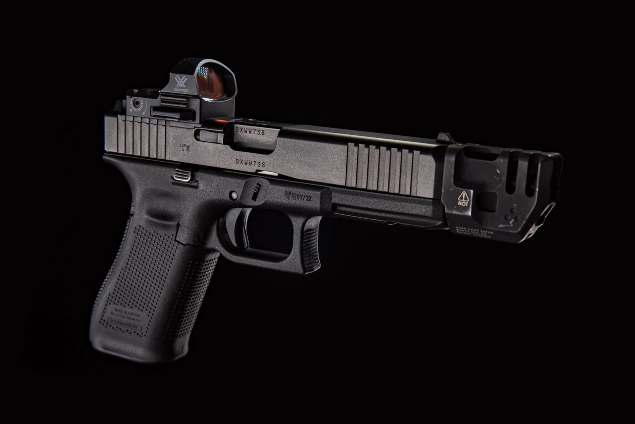 glock-17-e1667130566642 (1)